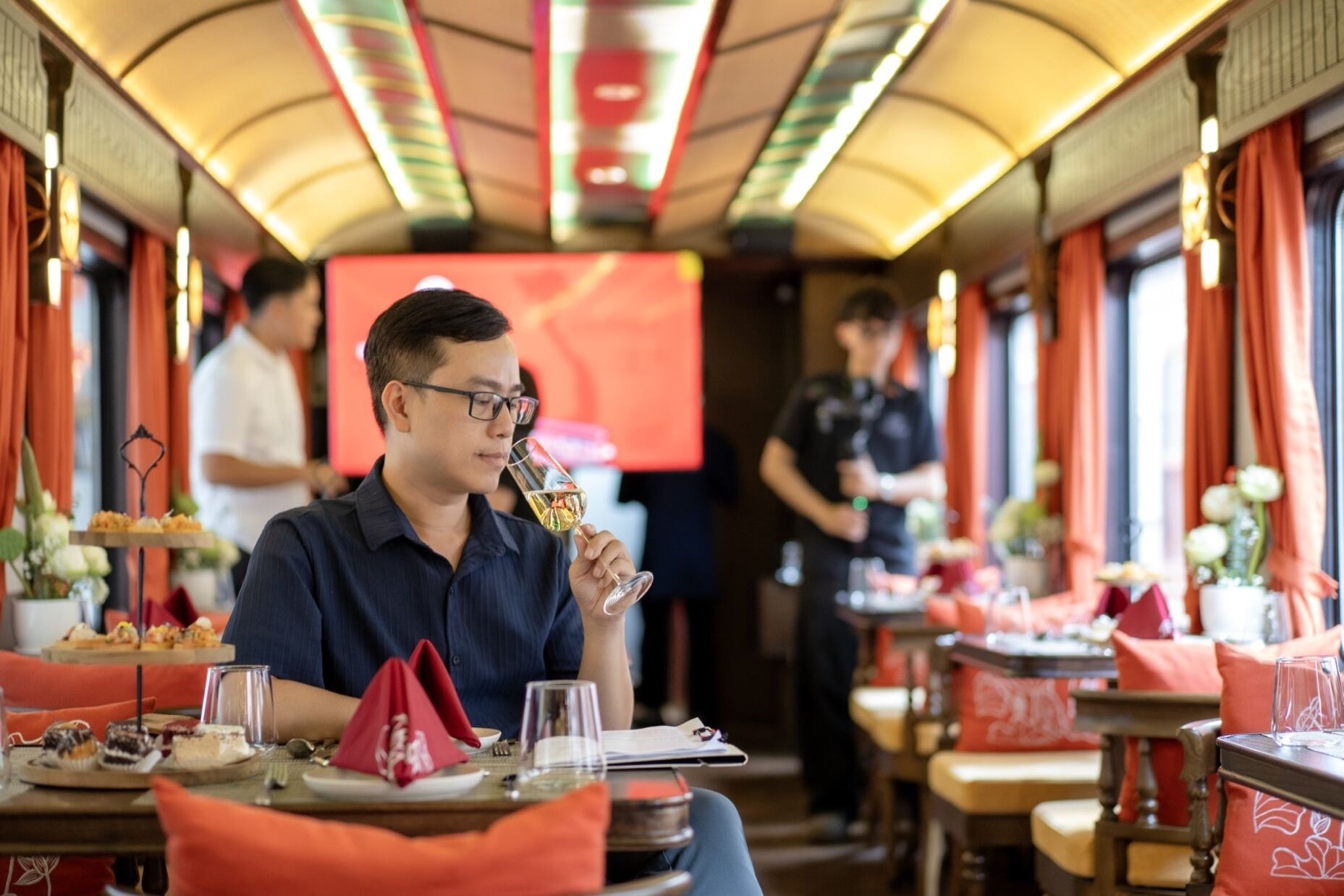 Chuyến tàu Sjourney cao cấp tại Việt Nam: Trải nghiệm du lịch độc đáo - Ảnh 4.