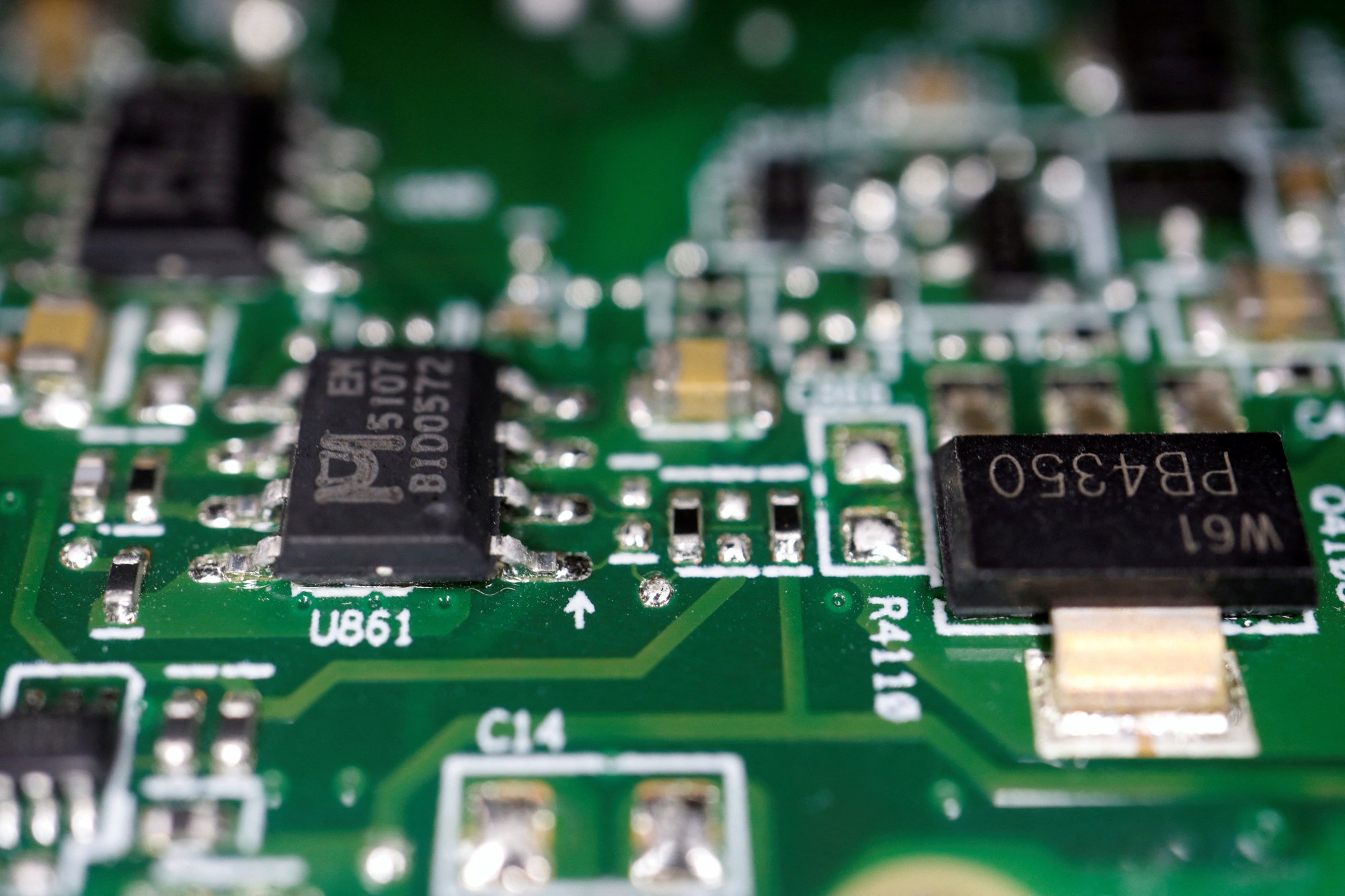 Mỹ Dỡ Bỏ Lệnh Cấm Công Nghệ Đối Với Trung Quốc Và Tác Động Đến Ngành Chip - Ảnh 1. Mỹ Dỡ Bỏ Lệnh Cấm Công Nghệ Đối Với Trung Quốc Và Tác Động Đến Ngành Chip - Ảnh 1.