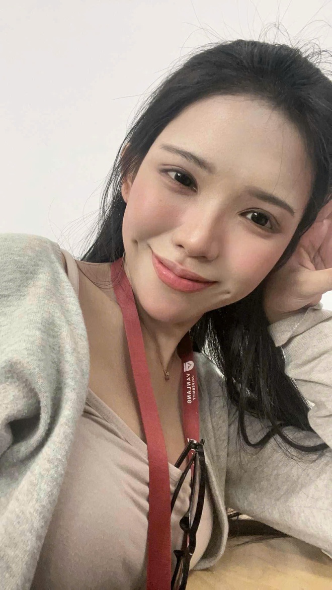 Ảnh chụp lúc 0h sáng của nữ sinh và anh xe ôm công nghệ ở TP.HCM: Hé lộ câu chuyện phía sau- Ảnh 2. Ảnh chụp lúc 0h sáng của nữ sinh và anh xe ôm công nghệ ở TP.HCM: Hé lộ câu chuyện phía sau- Ảnh 2.