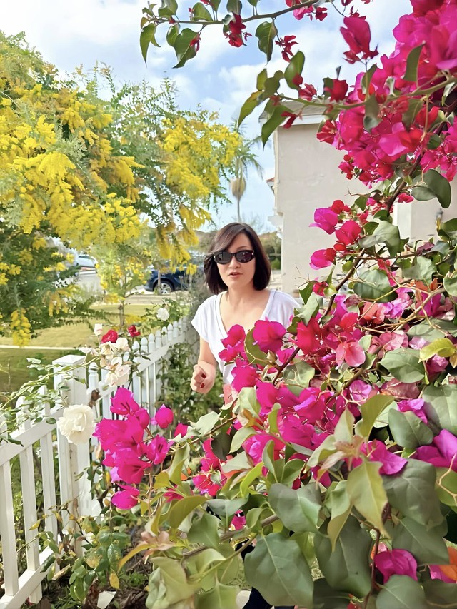Nhan sắc trẻ đẹp, cuộc sống thăng hoa của nữ nghệ sĩ đình đám quyết ly hôn chồng ở tuổi U60 - Ảnh 4.
