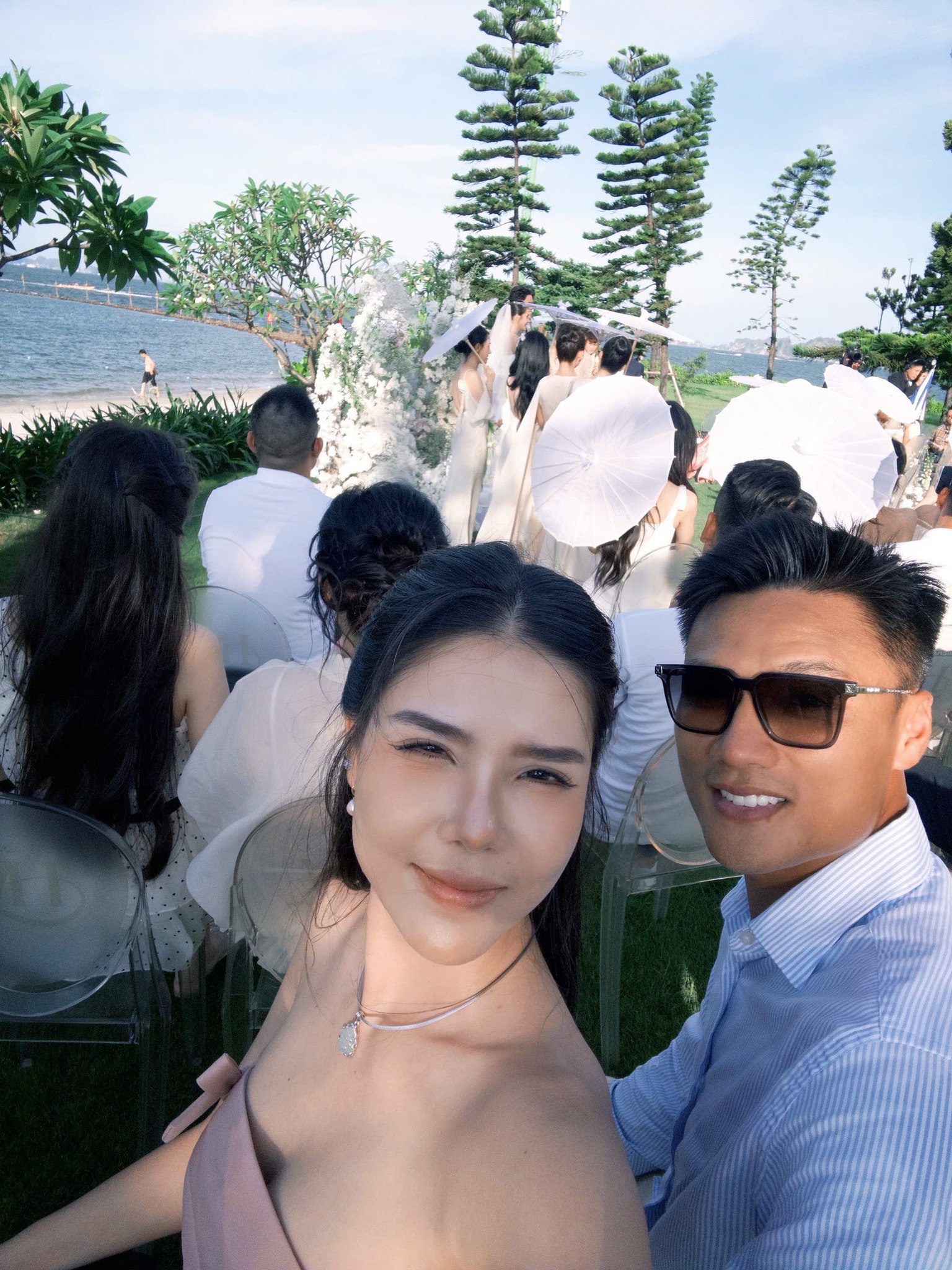 Kỳ Hân khoe visual xinh chấp camera thường của Mạc Hồng Quân trong đám cưới tuyển thủ Việt Nam và mẹ đơn thân- Ảnh 4.