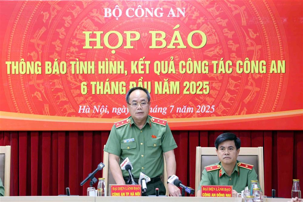 Giám đốc Công an Hà Nội tiết lộ tin quan trọng về nơi bỏ trốn của trùm lừa đảo Mr Hunter Lê Khắc Ngọ - Ảnh 1.