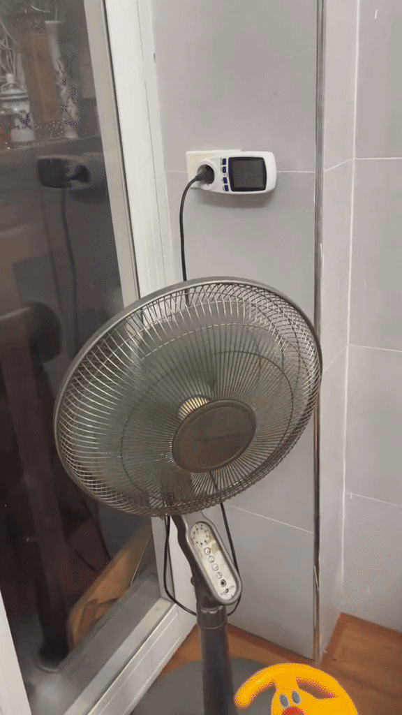 Bật quạt 8 tiếng qua đêm tốn bao nhiêu tiền điện? Người dùng làm thử nghiệm cho ra câu trả lời - Ảnh 2.