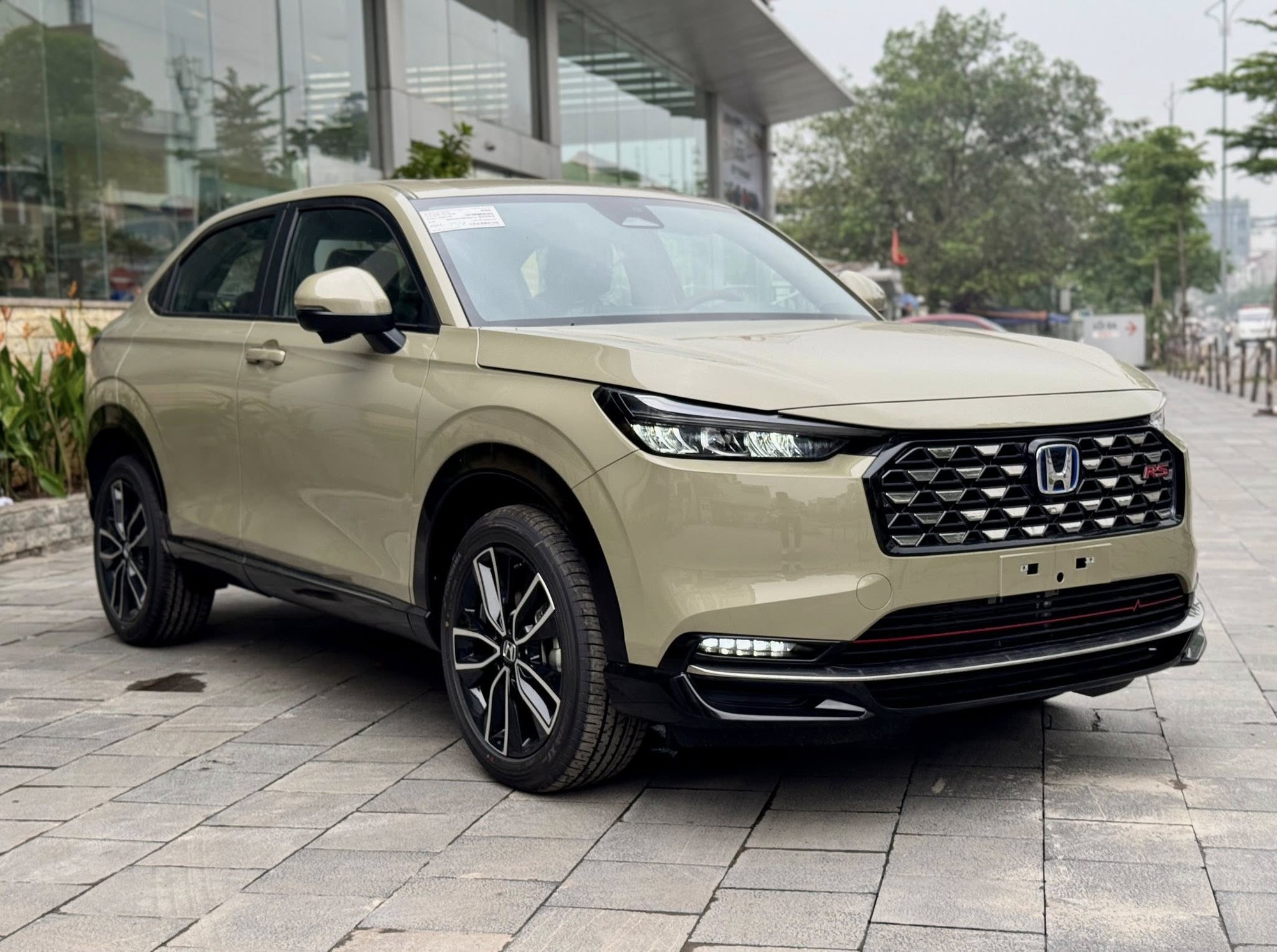 Honda HR-V giảm giá tới 45 triệu đồng tại đại lý: Bản tầm trung giảm nhiều nhất còn 705 triệu, tiệm cận Xforce, Creta bản đắt nhất - Ảnh 3.