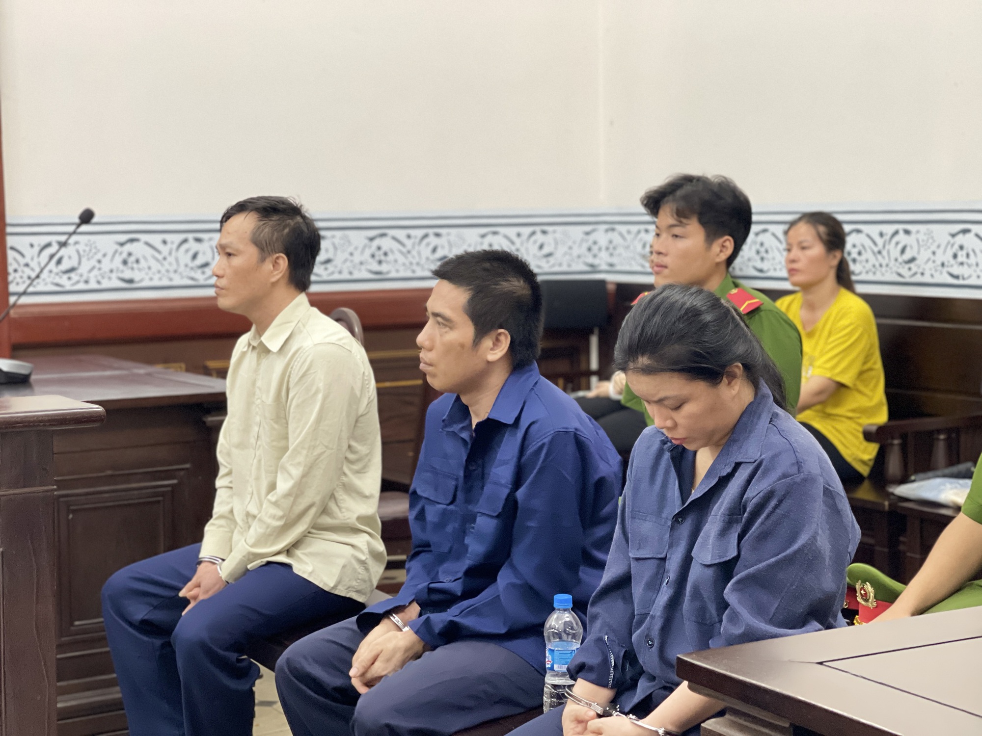Phi vụ chạy án vỡ lở: Lừa đảo chiếm đoạt tài sản tại TAND TP HCM - Ảnh 1.