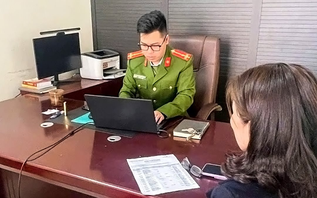 Người Phụ Nữ Hà Nội Mất Hàng Trăm Triệu Đồng Vì Lừa Đảo Trên Sàn Giao Dịch Vàng Quốc Tế - Ảnh 1. Người Phụ Nữ Hà Nội Mất Hàng Trăm Triệu Đồng Vì Lừa Đảo Trên Sàn Giao Dịch Vàng Quốc Tế - Ảnh 1.