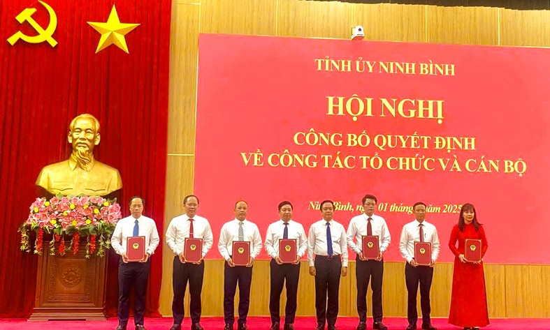 Danh s&aacute;ch l&atilde;nh đạo chủ chốt 12 Sở , ng&agrave;nh tỉnh Ninh B&igrave;nh cập nhật mới nhất - Ảnh 1.