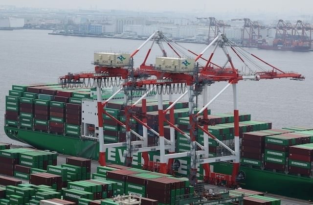 Ông Trump nói Nhà Trắng đã gửi thư thông báo mức thuế 25% tới Hàn Quốc Nhật Bản, dọa sẽ tăng thêm 25% nếu trả đũa - Ảnh 1.