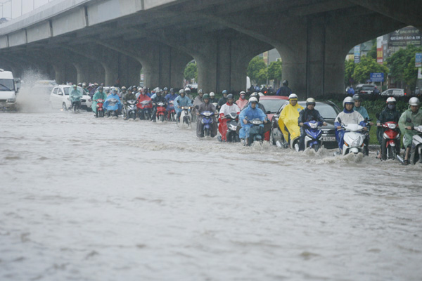 Tin mới nhất về đợt mưa to đến rất to, kéo dài nhiều ngày ở miền Bắc - Ảnh 1.
