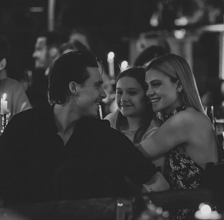 Ảnh: Harper Beckham từng l&agrave; em g&aacute;i &uacute;t hạnh ph&uacute;c nhất trong v&ograve;ng tay anh cả, chị d&acirc;u, nay chỉ c&ograve;n tiếc nuối...- Ảnh 31.