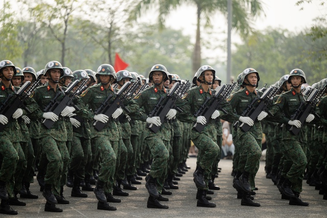 Những khoảnh khắc đẹp trong buổi luyện diễu binh A80 sáng 9 / 7 - Ảnh 19. Những khoảnh khắc đẹp trong buổi luyện diễu binh A80 sáng 9 / 7 - Ảnh 19.