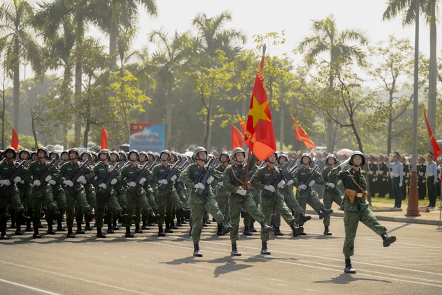 Những khoảnh khắc đẹp trong buổi luyện diễu binh A80 sáng 9 / 7 - Ảnh 16. Những khoảnh khắc đẹp trong buổi luyện diễu binh A80 sáng 9 / 7 - Ảnh 16.