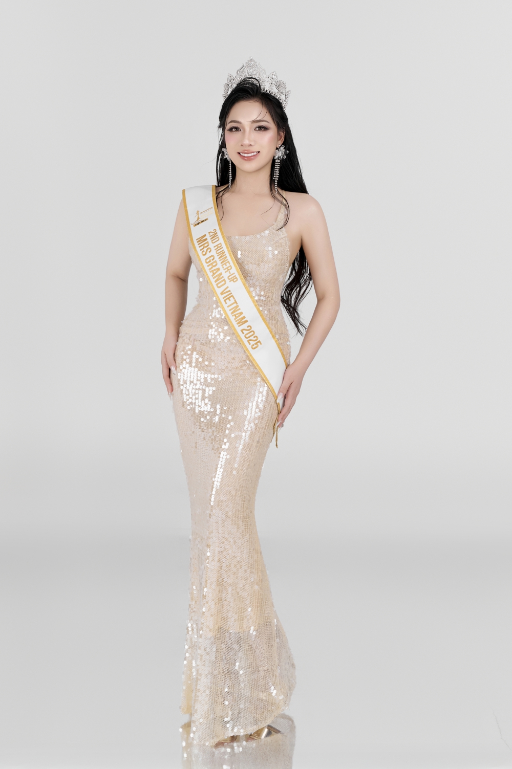 Học vấn ấn tượng của Á hậu Mrs Grand Vietnam 2025 Tô Thị Lý - Ảnh 5. Học vấn ấn tượng của Á hậu Mrs Grand Vietnam 2025 Tô Thị Lý - Ảnh 5.