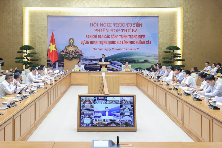 Chỉ đạo mới của Thủ tướng về 2 siêu dự án đường sắt trị giá hơn 70 tỷ USD: Đồng loạt ra quân giải phóng mặt bằng vào tháng sau - Ảnh 1.