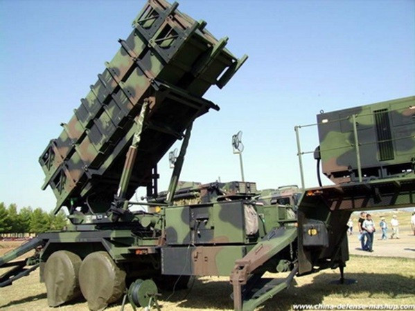 Tổng thống Trump cam kết gửi 10 tên lửa Patriot tới Ukraine ngay lập tức - Ảnh 3.