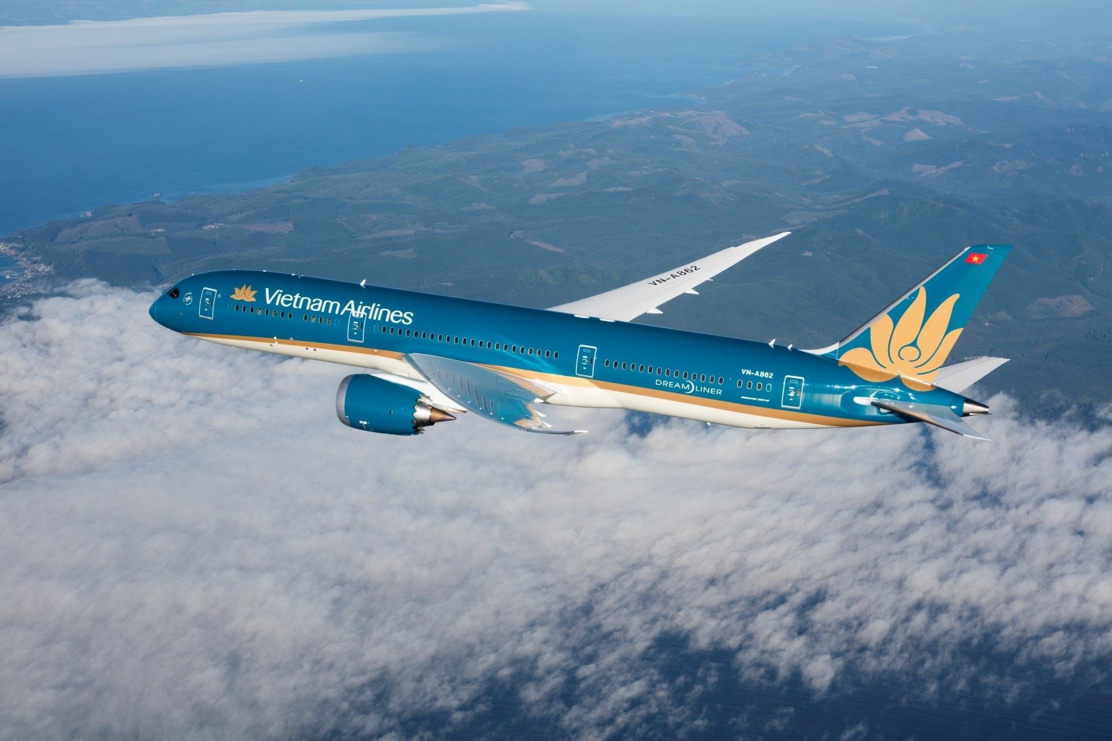 Khách Hàng Vietnam Airlines Sẽ Trải Nghiệm Internet Trên Tàu Bay Từ Tháng 8 / 2025 - Ảnh 1. Khách Hàng Vietnam Airlines Sẽ Trải Nghiệm Internet Trên Tàu Bay Từ Tháng 8 / 2025 - Ảnh 1.