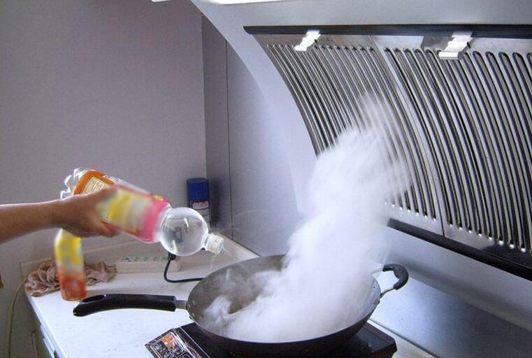 H&atilde;y dừng ngay 6 th&oacute;i quen tiết kiệm n&agrave;y, ch&uacute;ng đang &acirc;m thầm cướp đi sức khỏe gia đ&igrave;nh bạn- Ảnh 1.