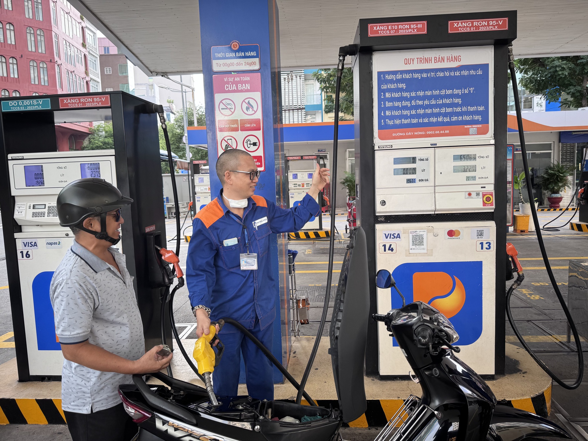 36 Cửa hàng xăng dầu mở bán xăng E10 tại TP HCM từ ngày 1 - 8 - Ảnh 2. 36 Cửa hàng xăng dầu mở bán xăng E10 tại TP HCM từ ngày 1 - 8 - Ảnh 2.