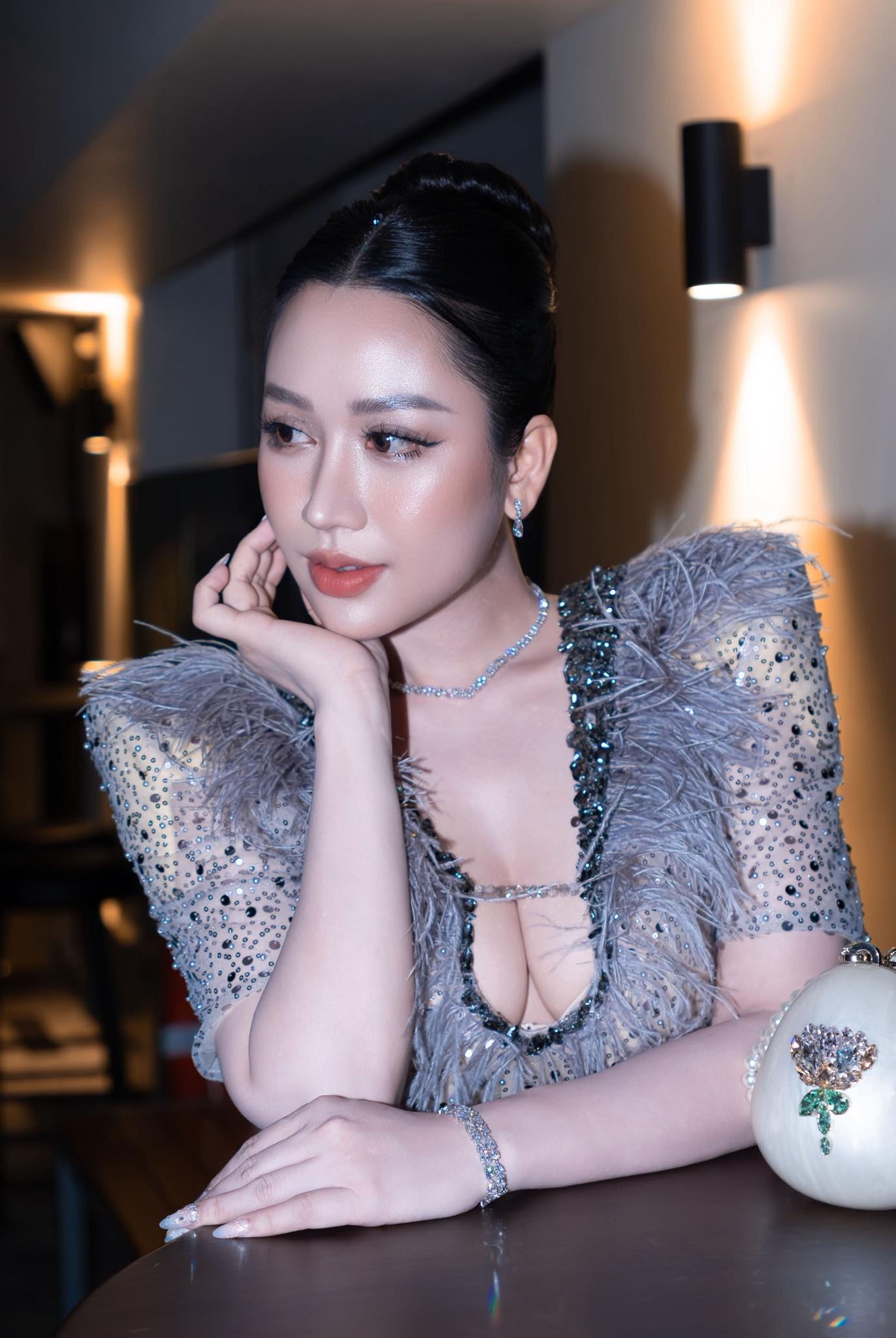 Cô dâu "còng lưng vì vàng" ở Vĩnh Long: Từng gây sốt với đám cưới 2,3 tỷ, giờ sống kín tiếng, hiếm hoi mới "lộ" chồng con- Ảnh 9. Cô dâu "còng lưng vì vàng" ở Vĩnh Long: Từng gây sốt với đám cưới 2,3 tỷ, giờ sống kín tiếng, hiếm hoi mới "lộ" chồng con- Ảnh 9.