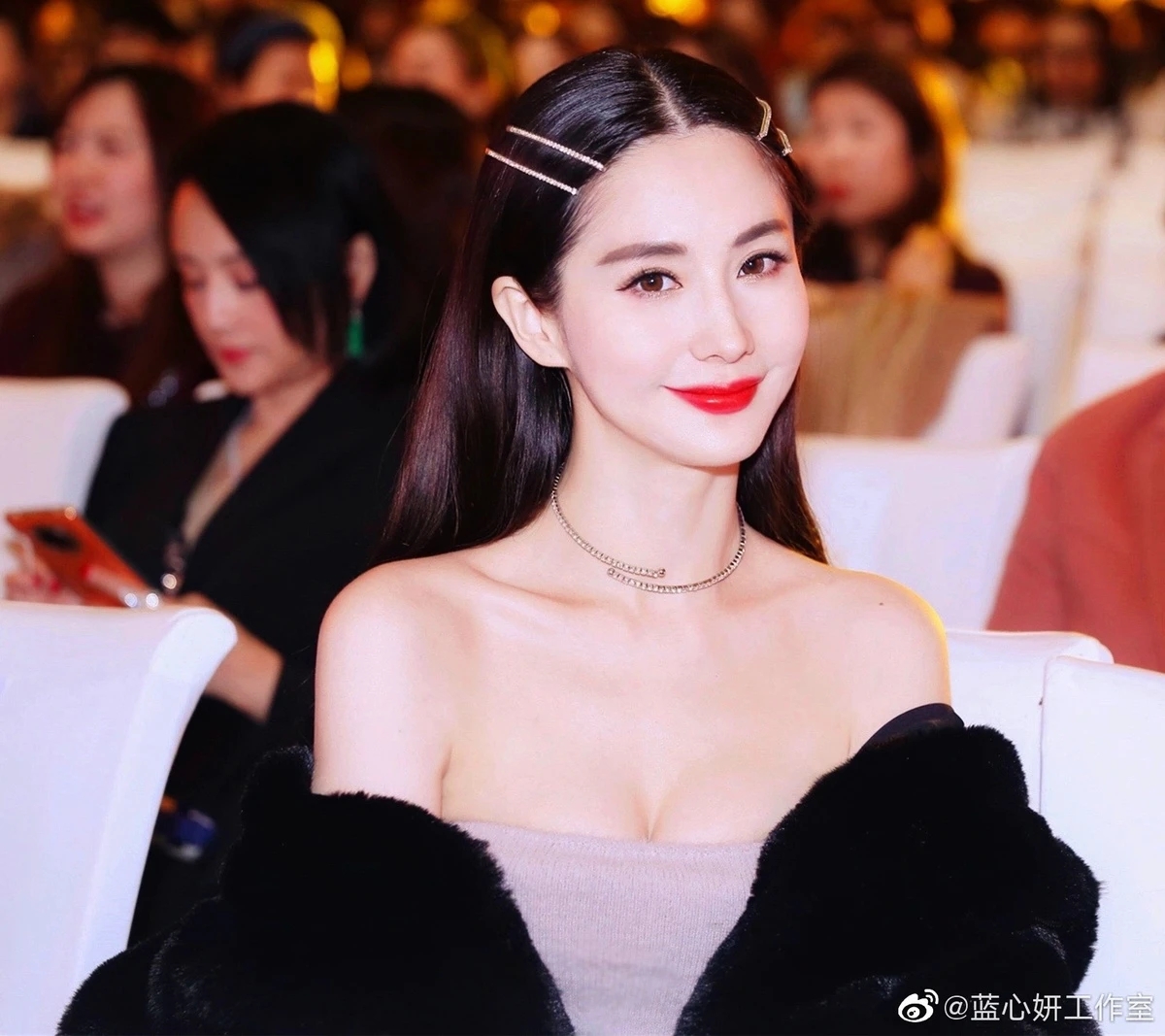 Vào mà xem nàng tiên cá đẹp nhất thế giới: Nhan sắc nâng tầm nguyên tác, cỡ này sao rời mắt nổi - Ảnh 10.