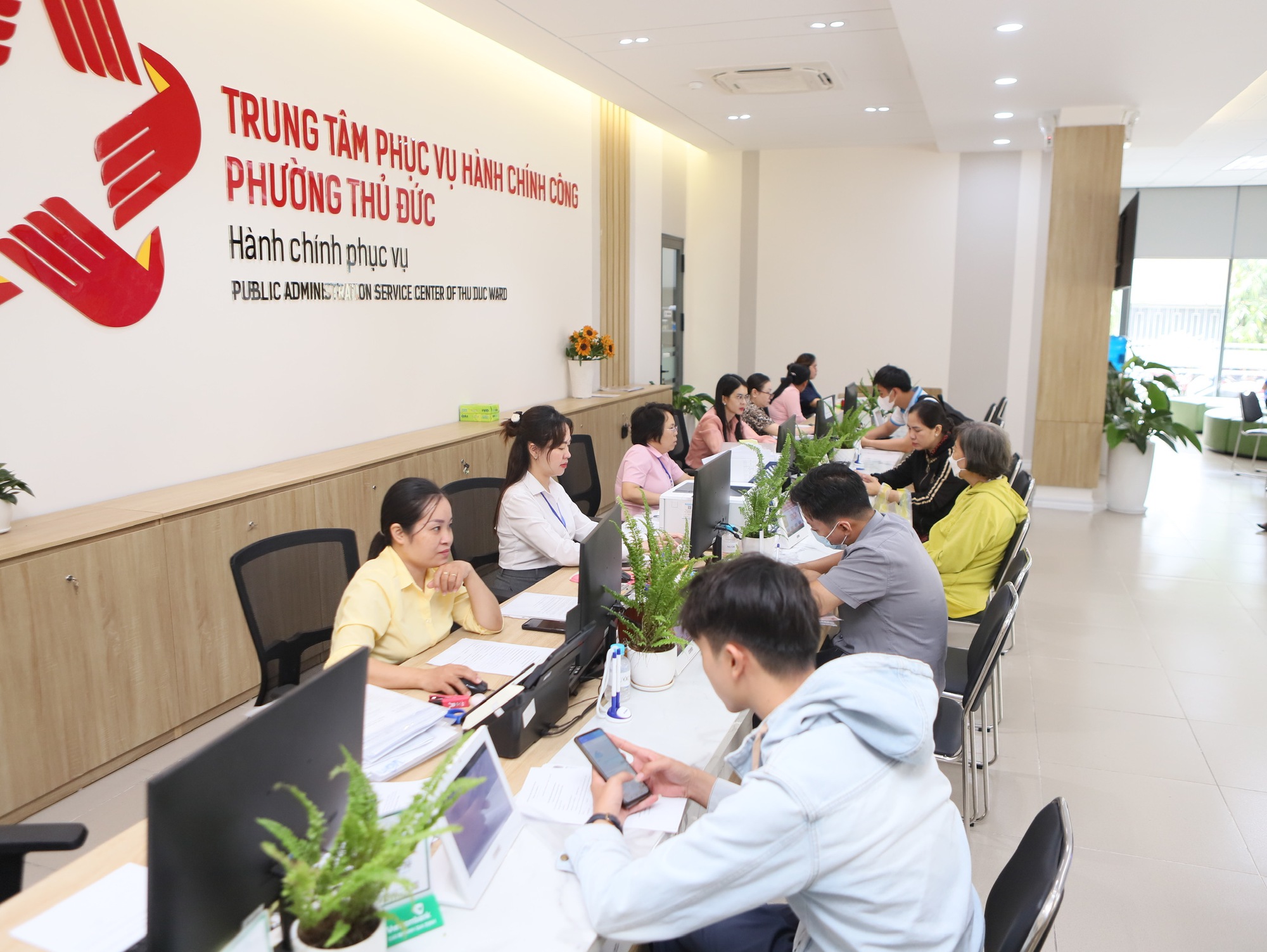 TP HCM triển khai thủ tục phi địa giới h&agrave;nh ch&iacute;nh tại Trung t&acirc;m phục vụ h&agrave;nh ch&iacute;nh c&ocirc;ng - Ảnh 6.