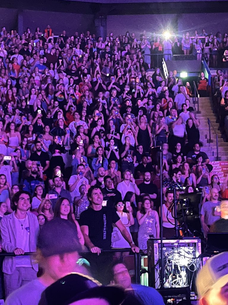 Bắt gặp cựu Thủ tướng Canada đến xem concert của Katy Perry, bằng chứng hẹn hò ngày càng nhiều!- Ảnh 3.