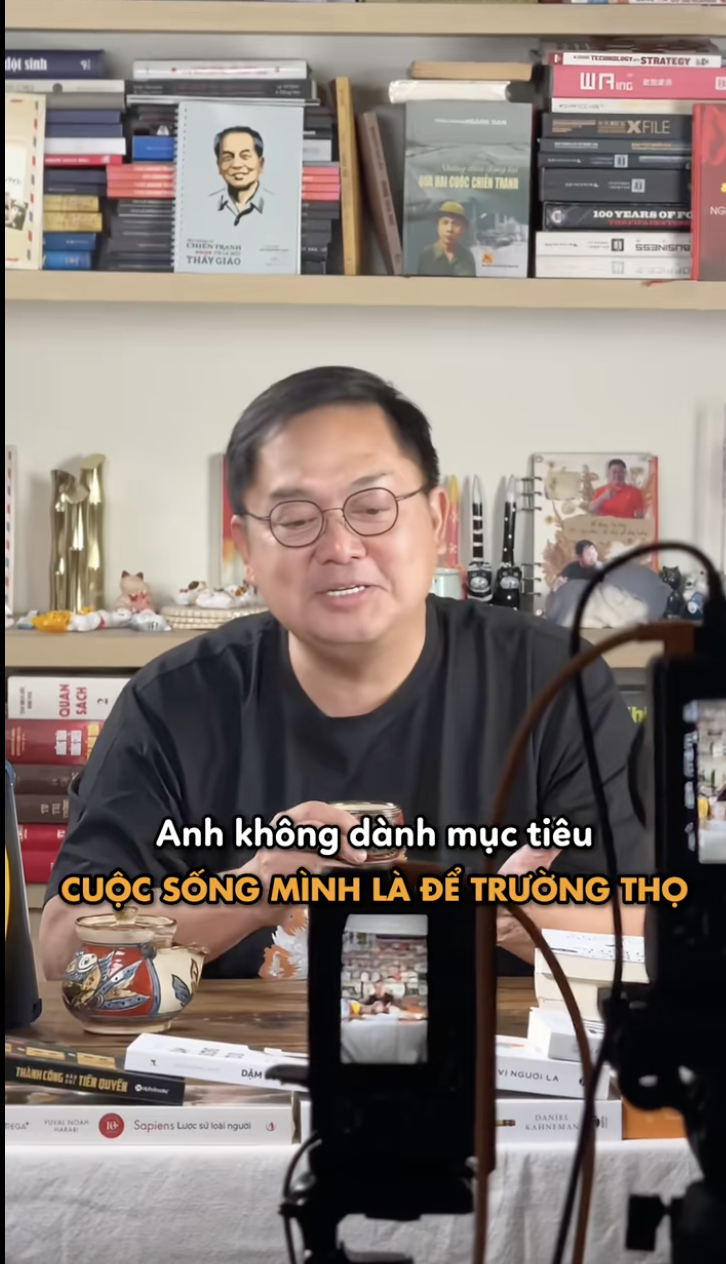 Công bố đoạn clip quay trước 2 ngày ông Hoàng Nam Tiến qua đời, điểm lại cuộc đời trong vài giây: Bật khóc vì lời dặn cuối- Ảnh 1. Công bố đoạn clip quay trước 2 ngày ông Hoàng Nam Tiến qua đời, điểm lại cuộc đời trong vài giây: Bật khóc vì lời dặn cuối- Ảnh 1.