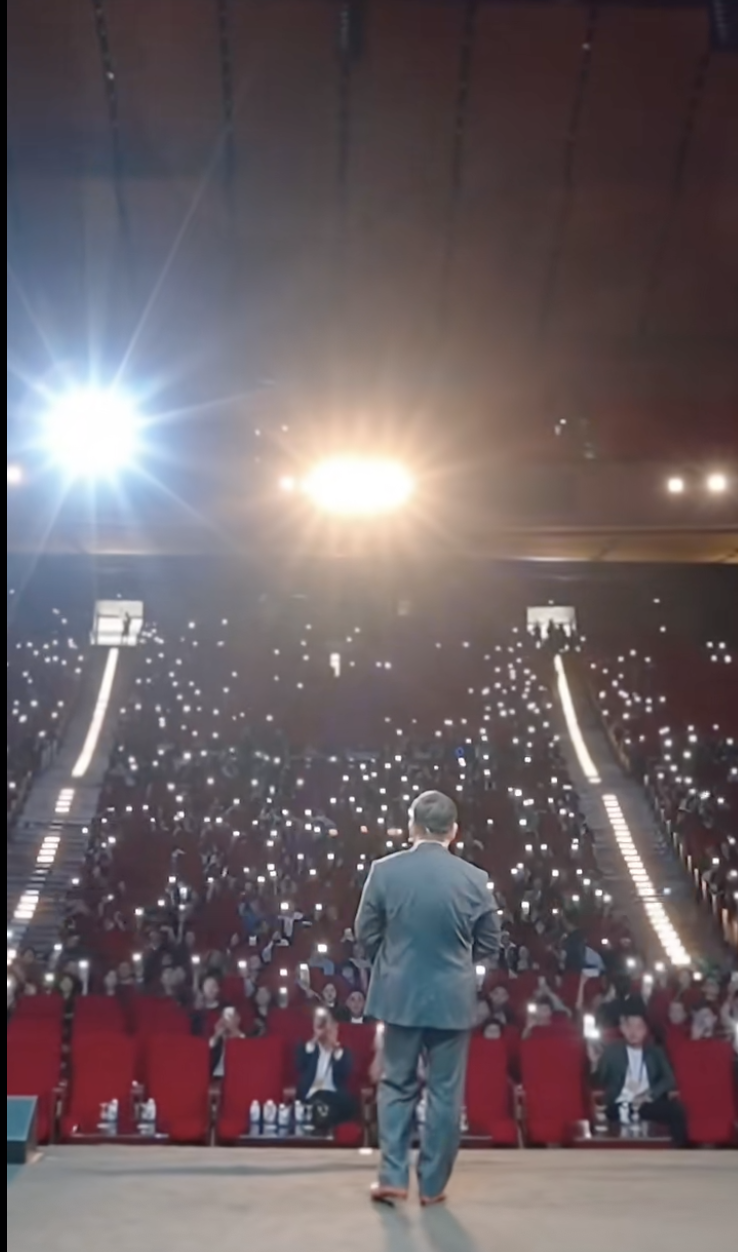 Công bố đoạn clip quay trước 2 ngày ông Hoàng Nam Tiến qua đời, điểm lại cuộc đời trong vài giây: Bật khóc vì lời dặn cuối- Ảnh 3. Công bố đoạn clip quay trước 2 ngày ông Hoàng Nam Tiến qua đời, điểm lại cuộc đời trong vài giây: Bật khóc vì lời dặn cuối- Ảnh 3.