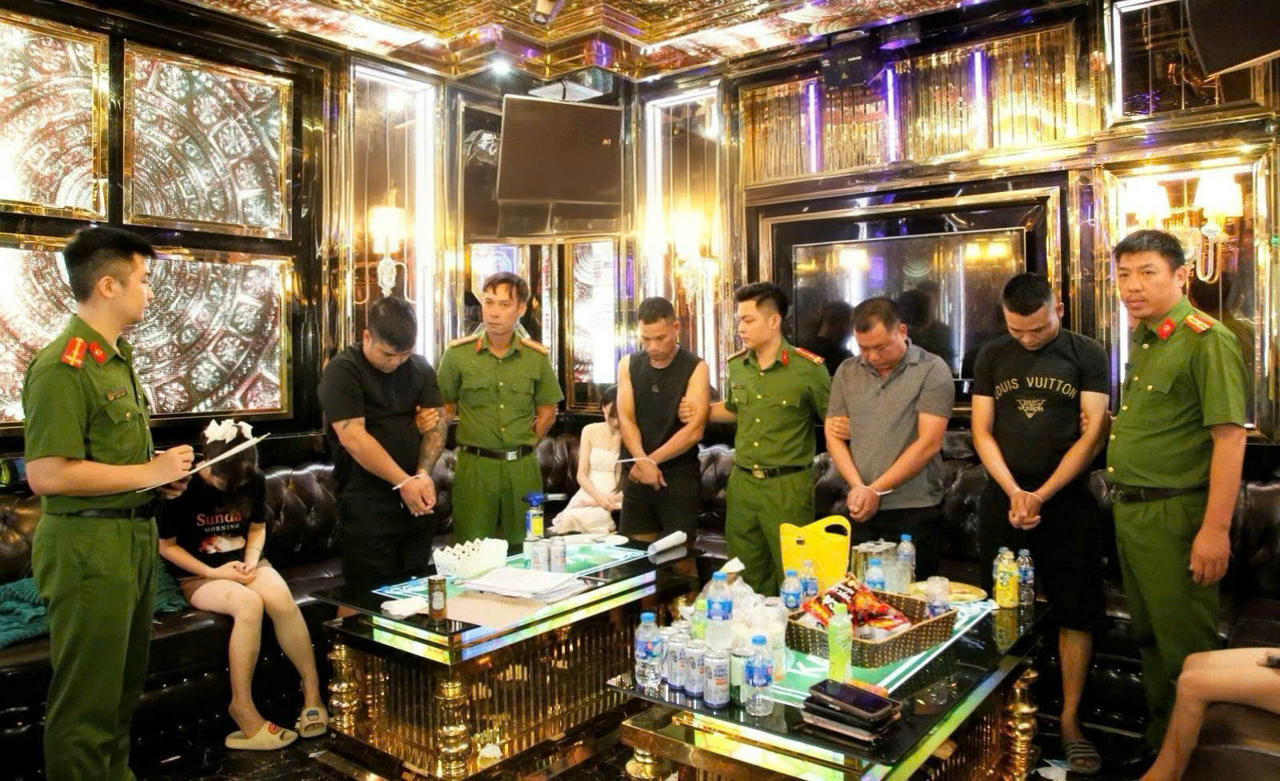 Triệt phá tụ điểm ma túy ở Ninh Bình , khởi tố 20 đối tượng liên quan đến ma túy - Ảnh 1. Triệt phá tụ điểm ma túy ở Ninh Bình , khởi tố 20 đối tượng liên quan đến ma túy - Ảnh 1.