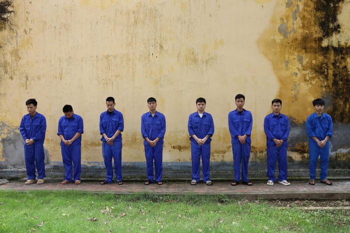 Dùng nhẫn kim cương mỹ ký, mô hình khóa siêu xe... để lừa đầu tư tiền ảo hơn 2.600 tỉ đồng- Ảnh 1.