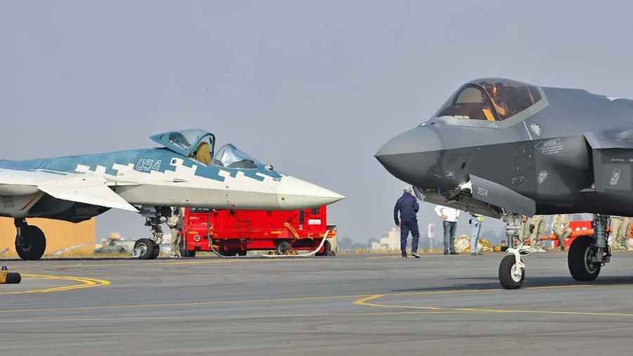 Ấn Độ hủy kế hoạch mua tiêm kích F - 35 sau lệnh trừng phạt từ Tổng thống Trump - Ảnh 1. Ấn Độ hủy kế hoạch mua tiêm kích F - 35 sau lệnh trừng phạt từ Tổng thống Trump - Ảnh 1.