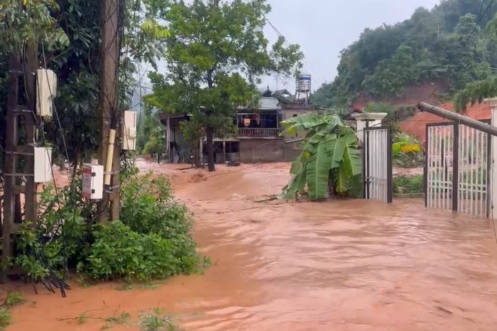 Lũ quét Điện Biên: 19 Người thương vong , hàng chục nhà bị cuốn trôi - Ảnh 1.