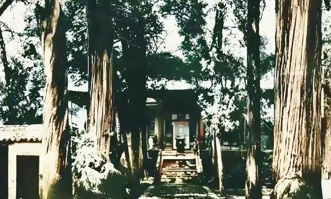 Ảnh hiếm 100 năm trước hé lộ 'hình dáng gốc' của Thiếu Lâm Tự: Sau biến cố bất ngờ đã hồi sinh từ tro tàn- Ảnh 14. Ảnh hiếm 100 năm trước hé lộ 'hình dáng gốc' của Thiếu Lâm Tự: Sau biến cố bất ngờ đã hồi sinh từ tro tàn- Ảnh 14.