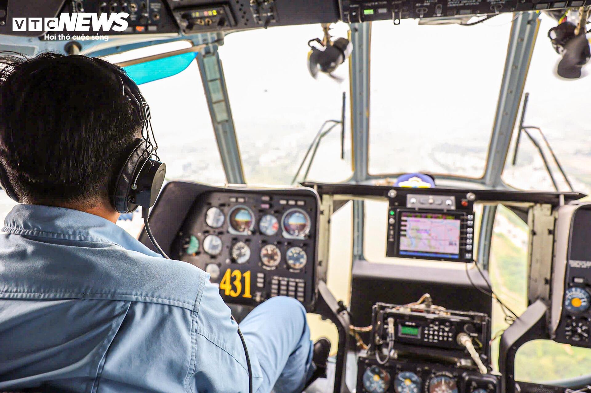 Trực thăng Mi - 8 , Mi - 17 luyện tập cho đại lễ Quốc khánh 2 / 9 tại Ba Đình - Ảnh 6. Trực thăng Mi - 8 , Mi - 17 luyện tập cho đại lễ Quốc khánh 2 / 9 tại Ba Đình - Ảnh 6.