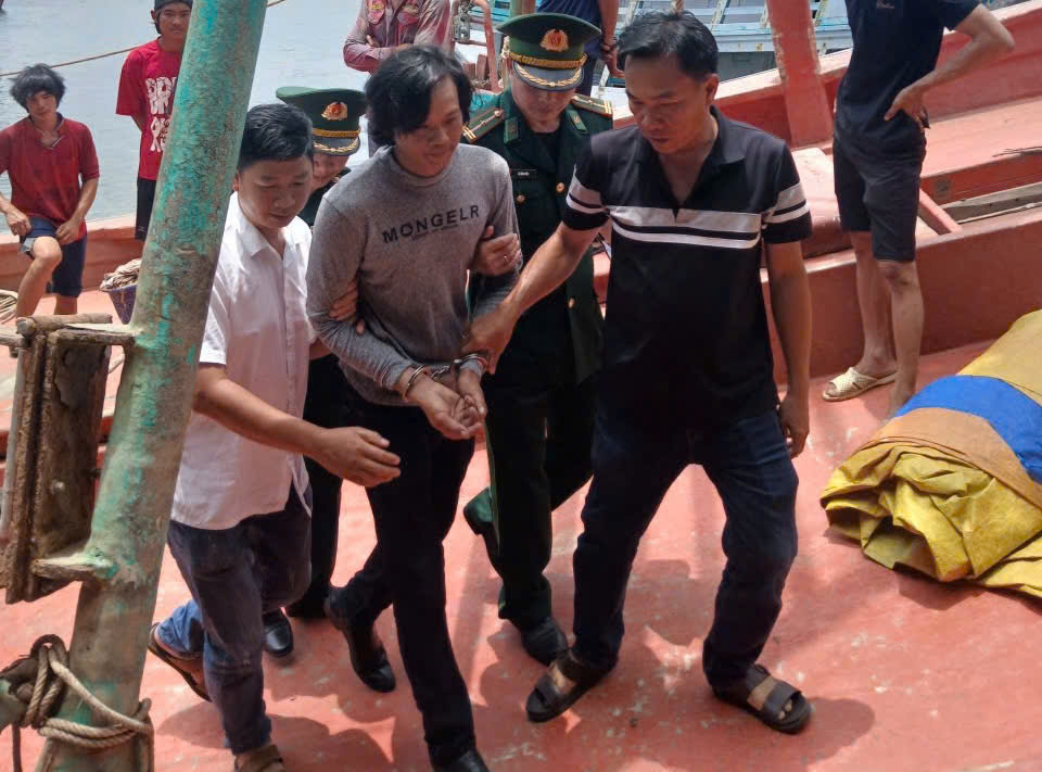 TP HCM: Bắt giữ đối tượng truy n&atilde; lẩn trốn tr&ecirc;n t&agrave;u c&aacute; - Ảnh 1.