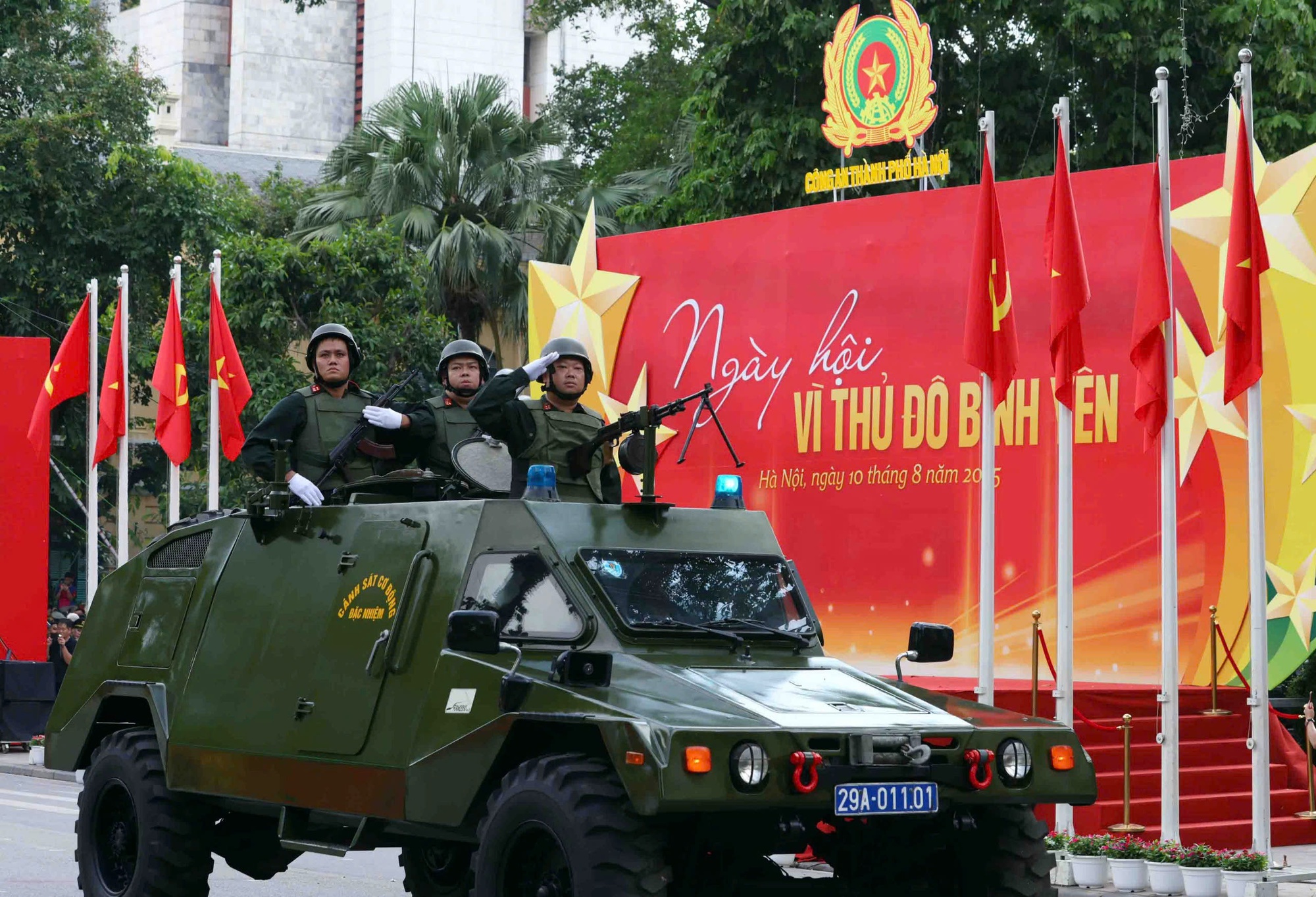 VIDEO: Cận cảnh dàn xe đặc chủng hiện đại của Công an Hà Nội- Ảnh 10. VIDEO: Cận cảnh dàn xe đặc chủng hiện đại của Công an Hà Nội- Ảnh 10.