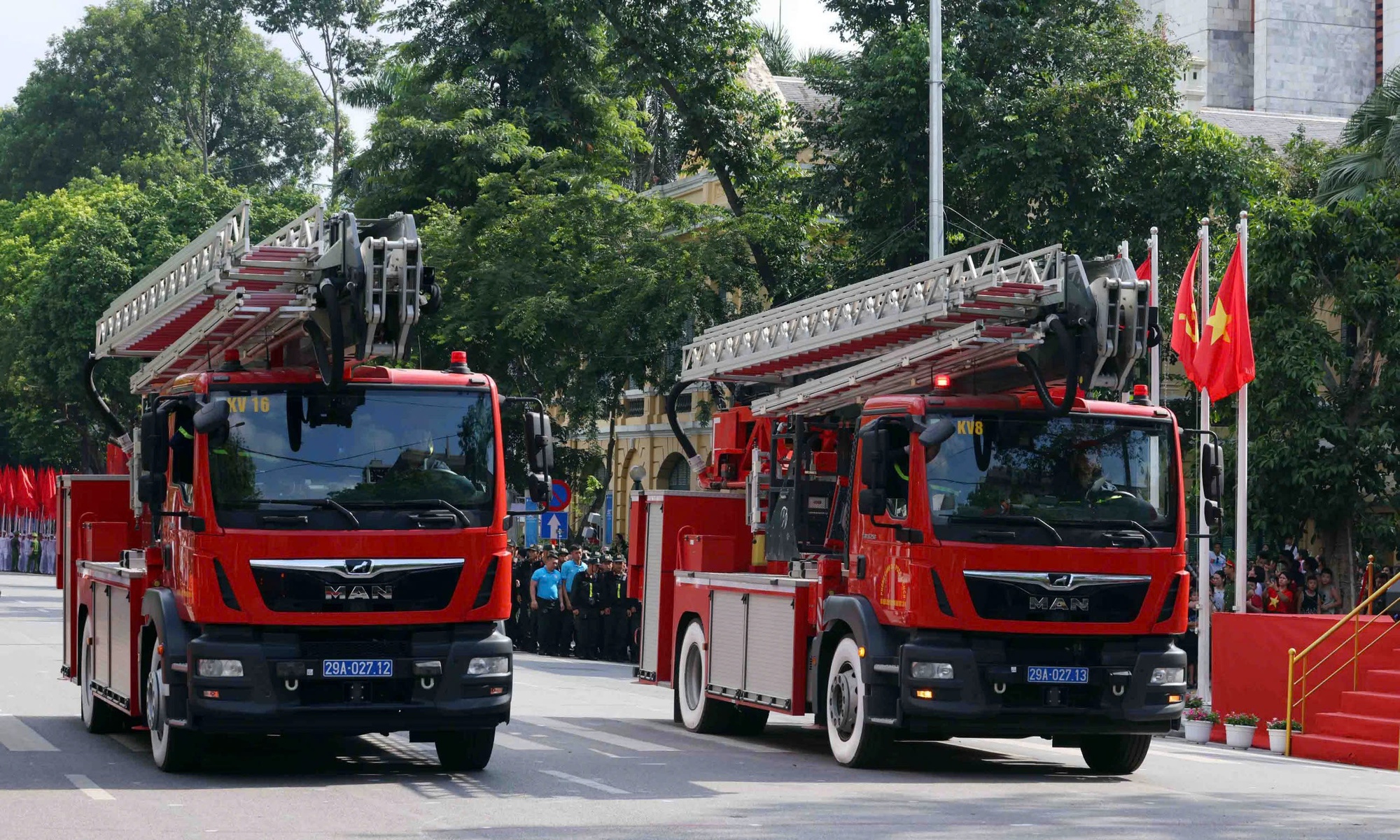 VIDEO: Cận cảnh dàn xe đặc chủng hiện đại của Công an Hà Nội- Ảnh 11. VIDEO: Cận cảnh dàn xe đặc chủng hiện đại của Công an Hà Nội- Ảnh 11.
