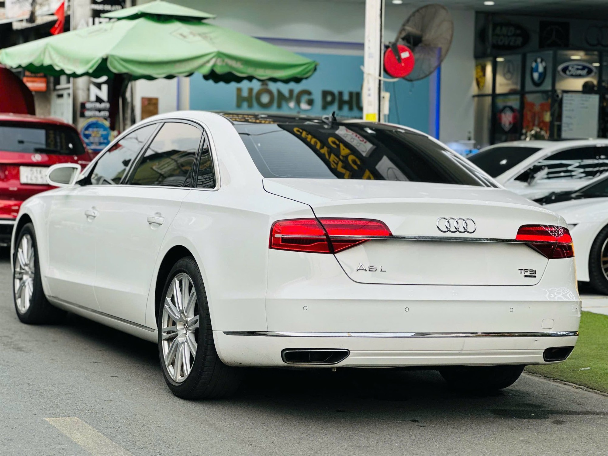 Rao Audi A8L 2017 giá 1,3 tỷ đồng, người bán chia sẻ: 5 tỷ không mua, giờ cũng không mua thì sao biết được 'trùm cuối Audi' đỉnh cỡ nào - Ảnh 3.
