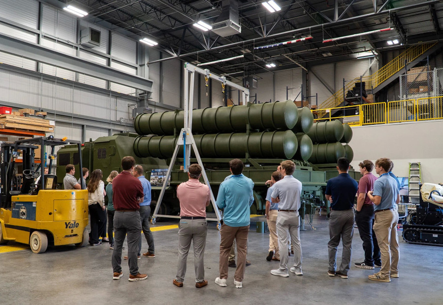 Mỹ chế tạo bản sao hệ thống phòng không HQ - 22 của Trung Quốc để tăng cường huấn luyện - Ảnh 2.