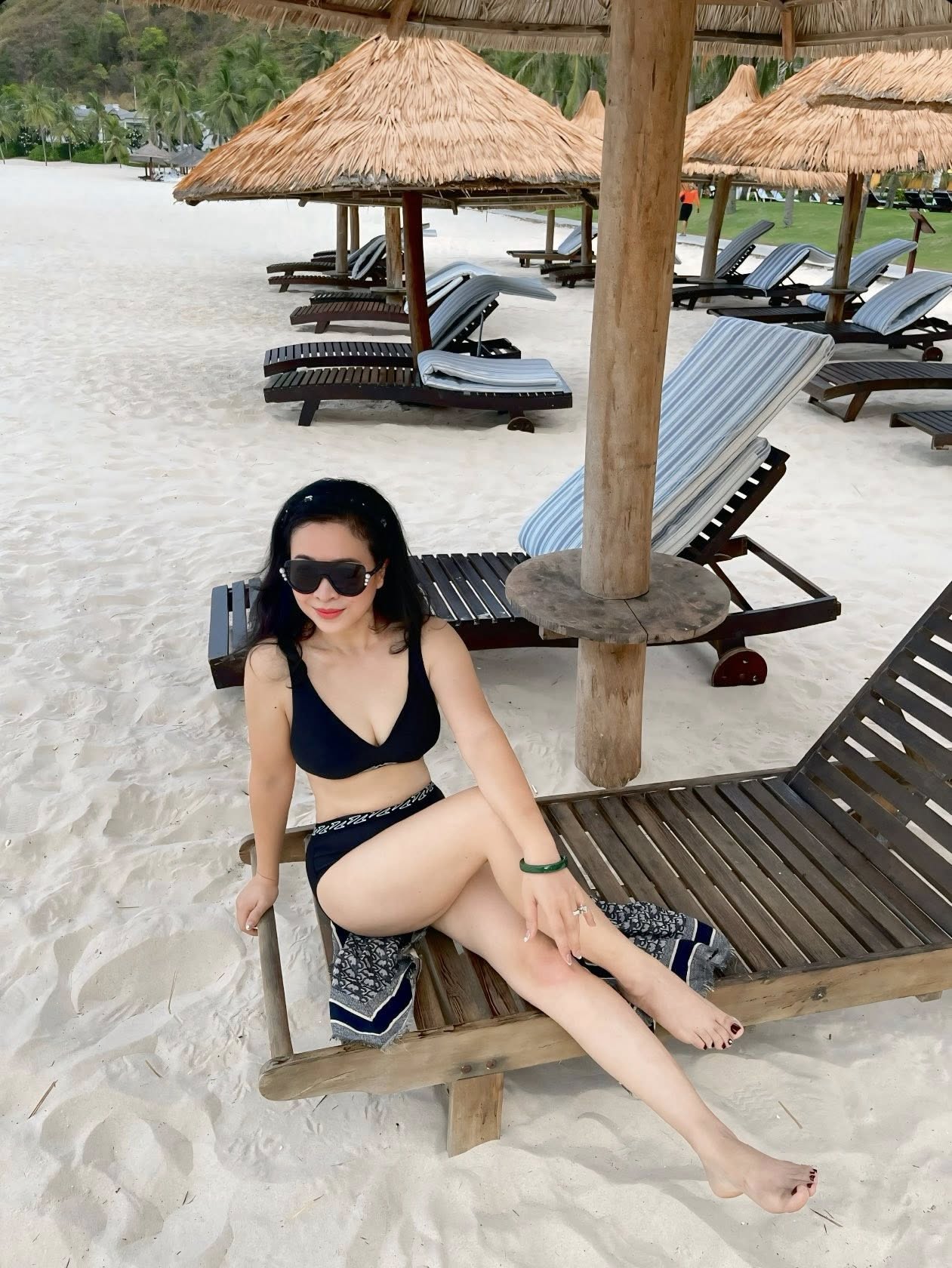 Vợ "ông hoàng nhạc đỏ" quê Thanh Hóa: U50 quá nuột nà, trẻ đẹp như gái 20 - Ảnh 3.