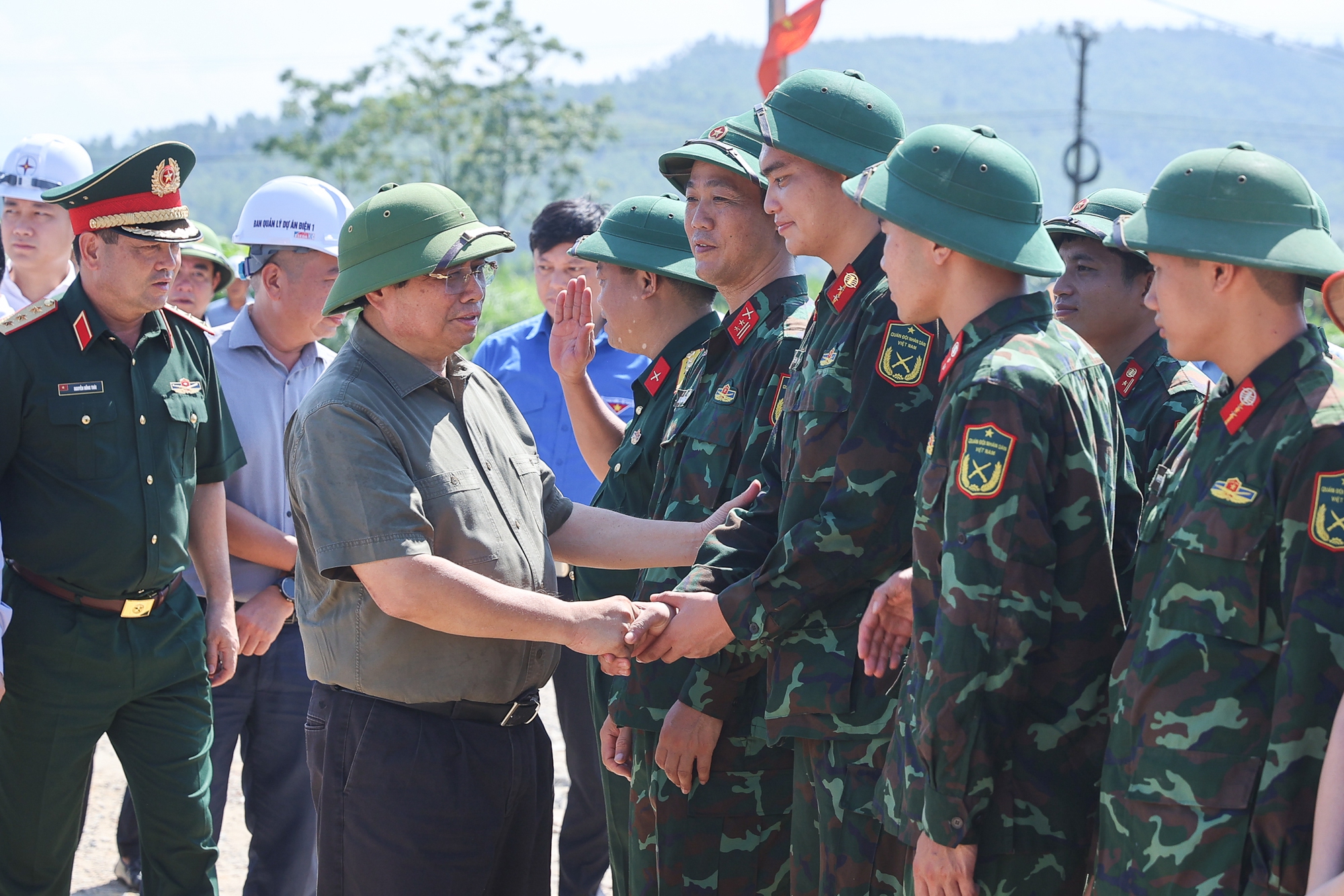 Ngắm d&agrave;n xe đặc chủng chống khủng bố, bạo loạn của C&ocirc;ng an H&agrave; Nội - Ảnh 20.