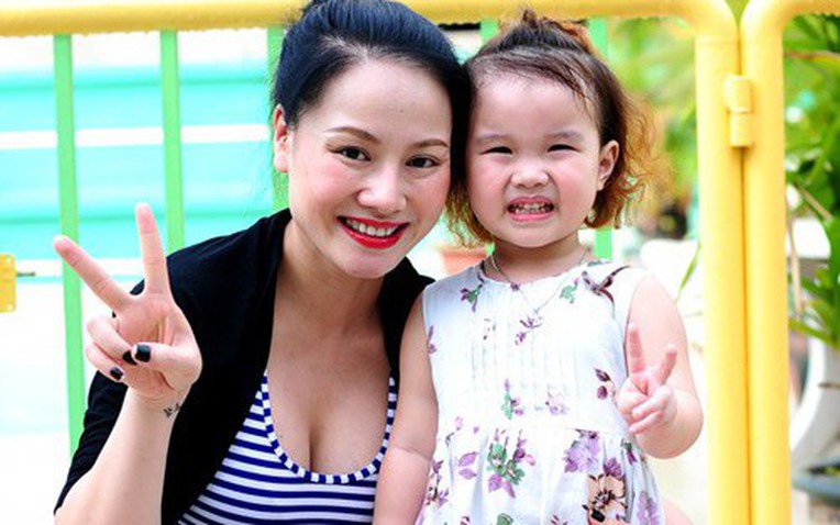 Cuộc sống của nữ ca sĩ rời Hà Nội, ôm con vào TP.HCM ngay sau khi ly hôn 1 MC nổi tiếng - Ảnh 1.