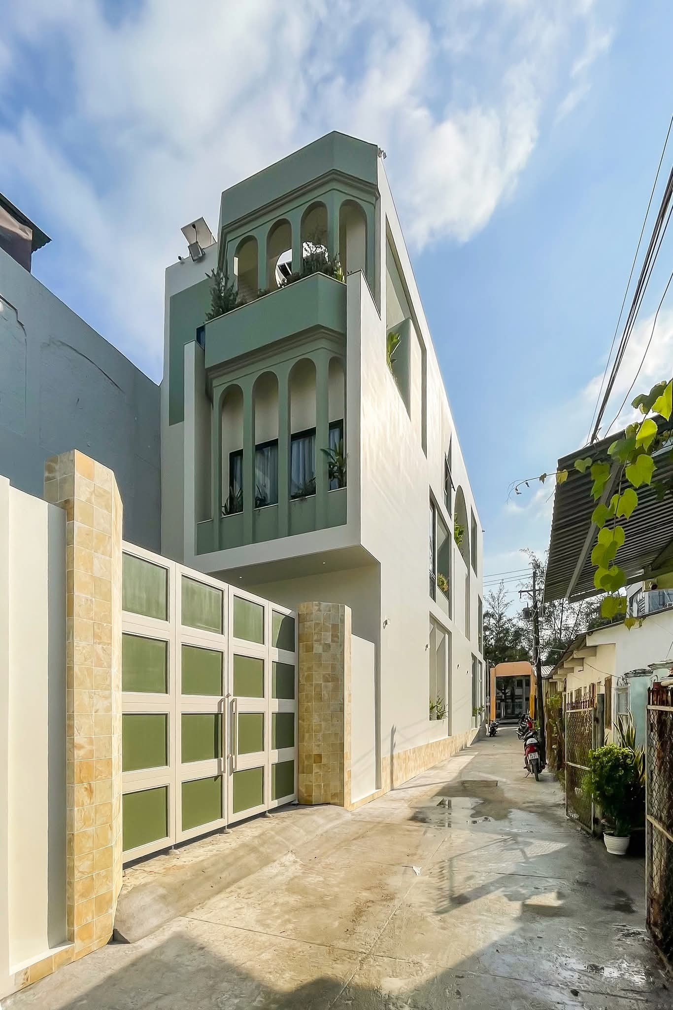 Chi&ecirc;m ngưỡng ng&ocirc;i nh&agrave; c&oacute; mặt tiền từ 3000 vi&ecirc;n gạch k&iacute;nh - Ảnh 15.