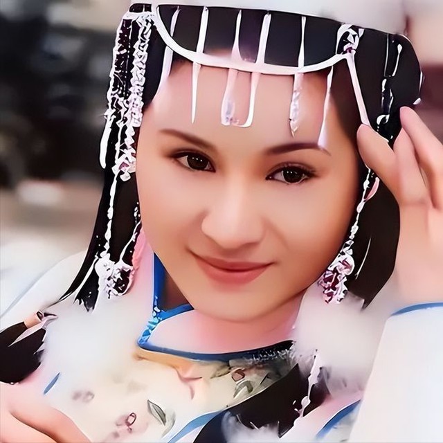 Chấn động: Nữ diễn viên tung 20 clip nóng với 30 