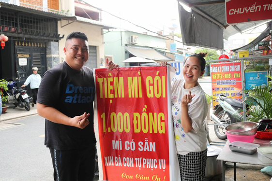 Ấm &aacute;p t&ocirc; m&igrave; 1.000 đồng- Ảnh 1.