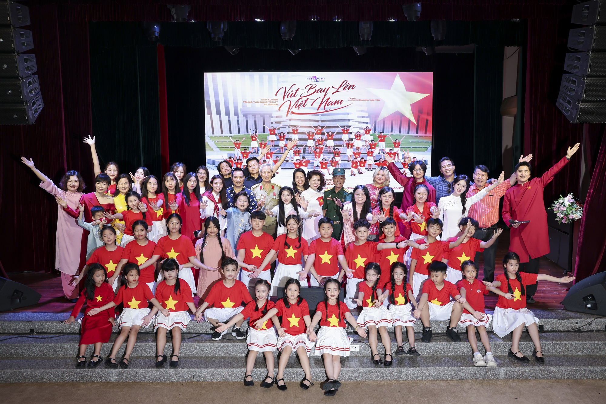 50 giọng hát nhí hòa ca "Vút bay lên Việt Nam"- Ảnh 1.