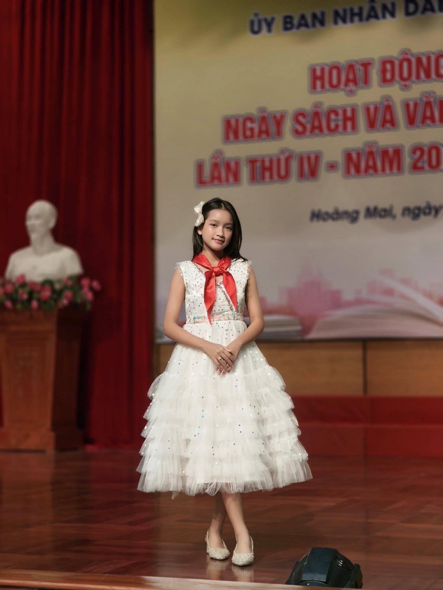 Cô bé Hà Nội SN 2012 cất giọng hát làm 50.000 rung tim giữa concert Quốc gia là ai?- Ảnh 10. Cô bé Hà Nội SN 2012 cất giọng hát làm 50.000 rung tim giữa concert Quốc gia là ai?- Ảnh 10.