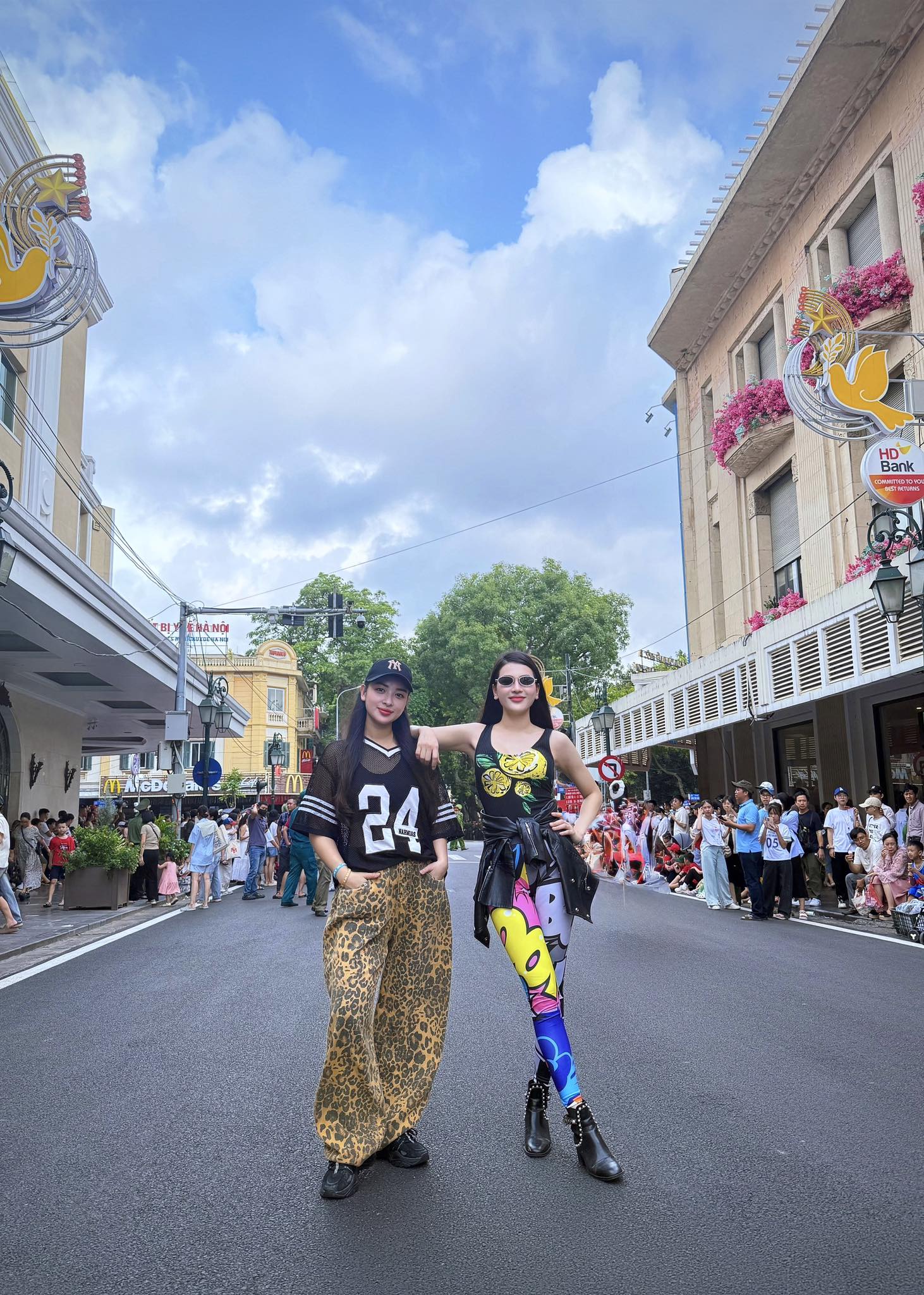 Gặp nữ thiếu tá trong vai "girl phố" náo loạn Hồ Gươm: Phải thể hiện thật "ngọt" để khán giả tin vào nhân vật! - Ảnh 3. Gặp nữ thiếu tá trong vai "girl phố" náo loạn Hồ Gươm: Phải thể hiện thật "ngọt" để khán giả tin vào nhân vật! - Ảnh 3.