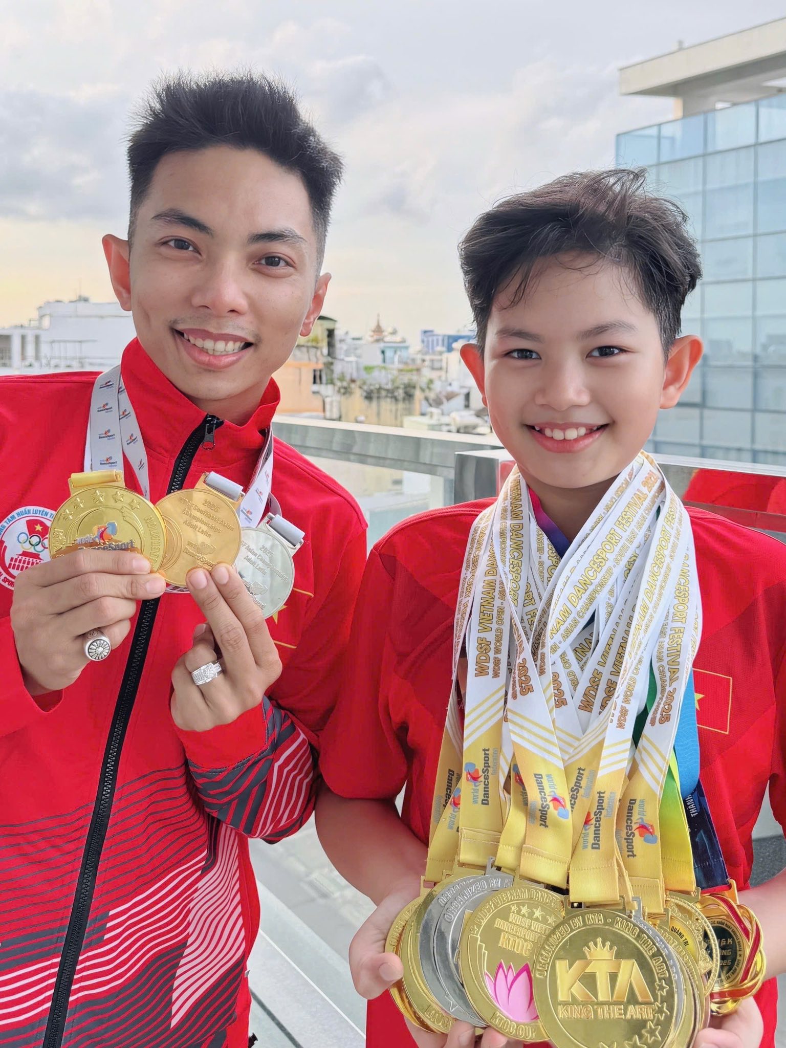 Phan Hiển đã "cọc": Mấy bạn trẻ thời nay nhảy được vài động tác rồi cho rằng mình giỏi hơn người khác! - Ảnh 3. Phan Hiển đã "cọc": Mấy bạn trẻ thời nay nhảy được vài động tác rồi cho rằng mình giỏi hơn người khác! - Ảnh 3.