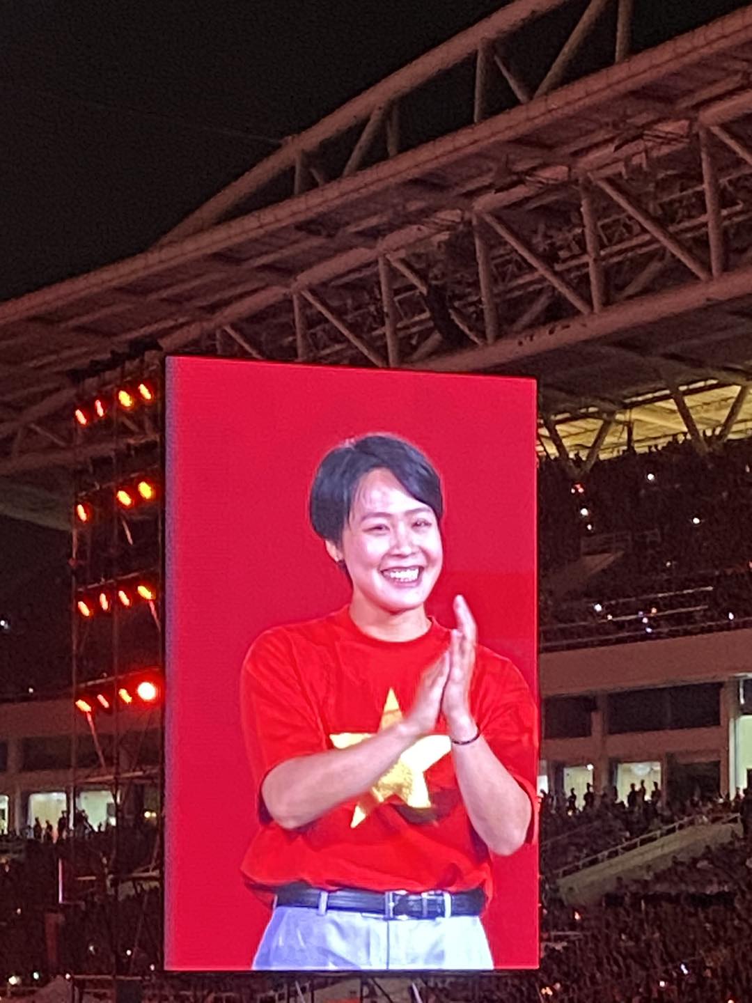 Quang Hải dẫn Chu Thanh Huyền đến dự concert, m&agrave;n đọ sắc với &Aacute;nh Vi&ecirc;n đời thực g&acirc;y sốt!- Ảnh 4.